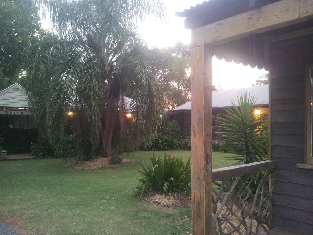 The Laurels Of Chinchilla Hotel Phòng bức ảnh