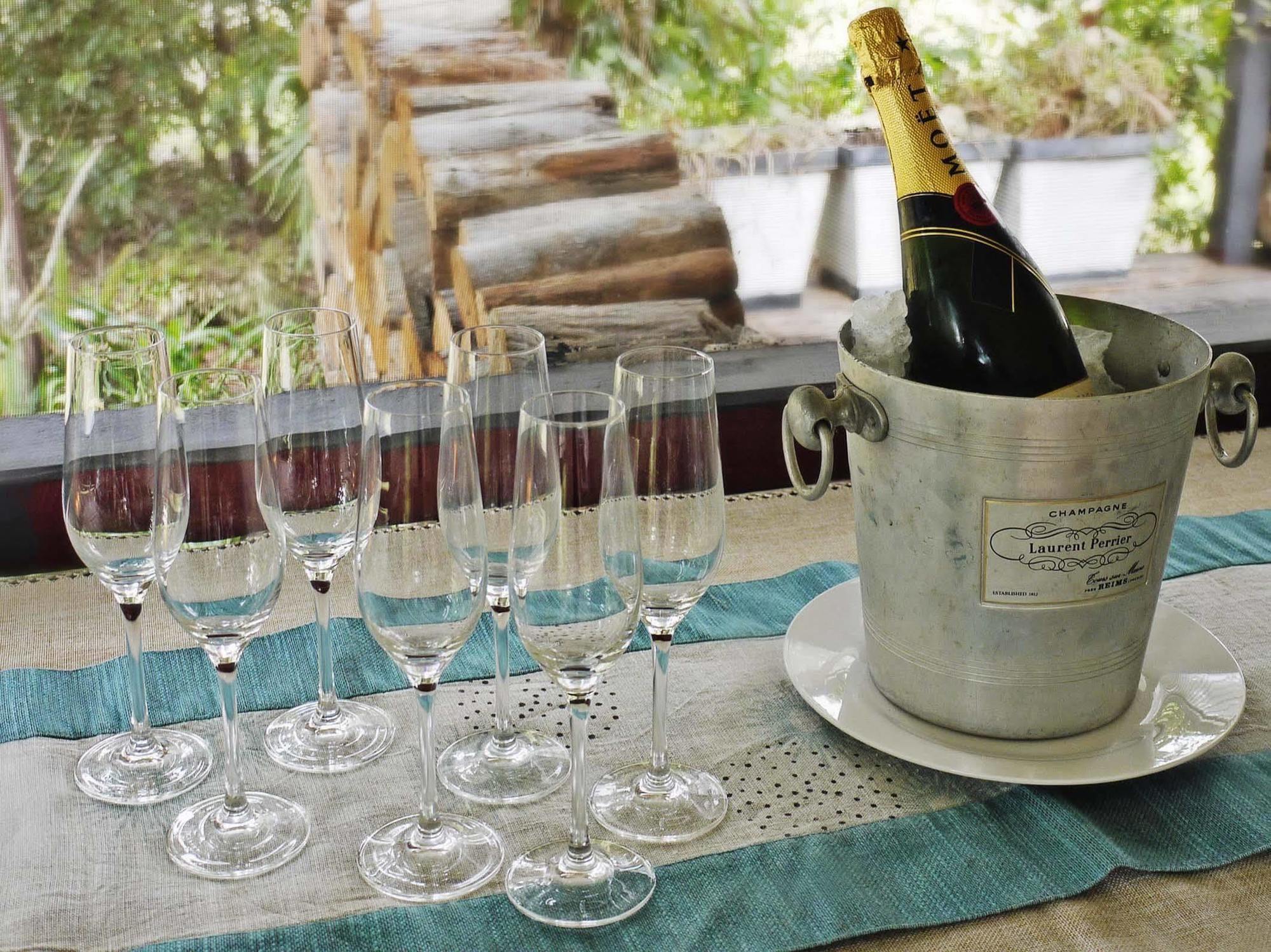The Laurels Of Chinchilla Hotel Ngoại thất bức ảnh